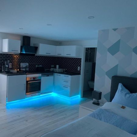 Modern Renovated Apartment Suited For Business Consultants - In Close Distance To Dt, Dhl And Un Campus - Reserved Parking Bonn Exterior foto